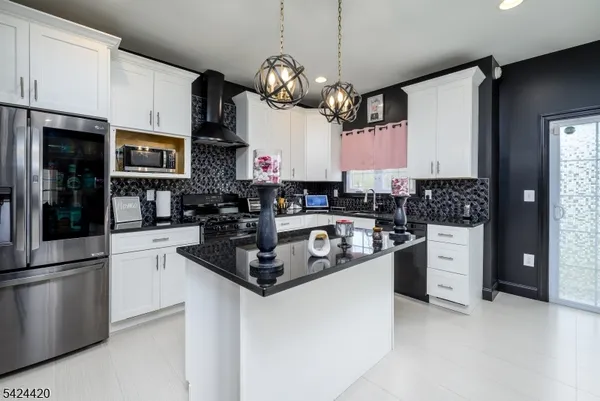 $965,000 | 32 Pleasant Plains Road, Franklin Park, NJ 08823