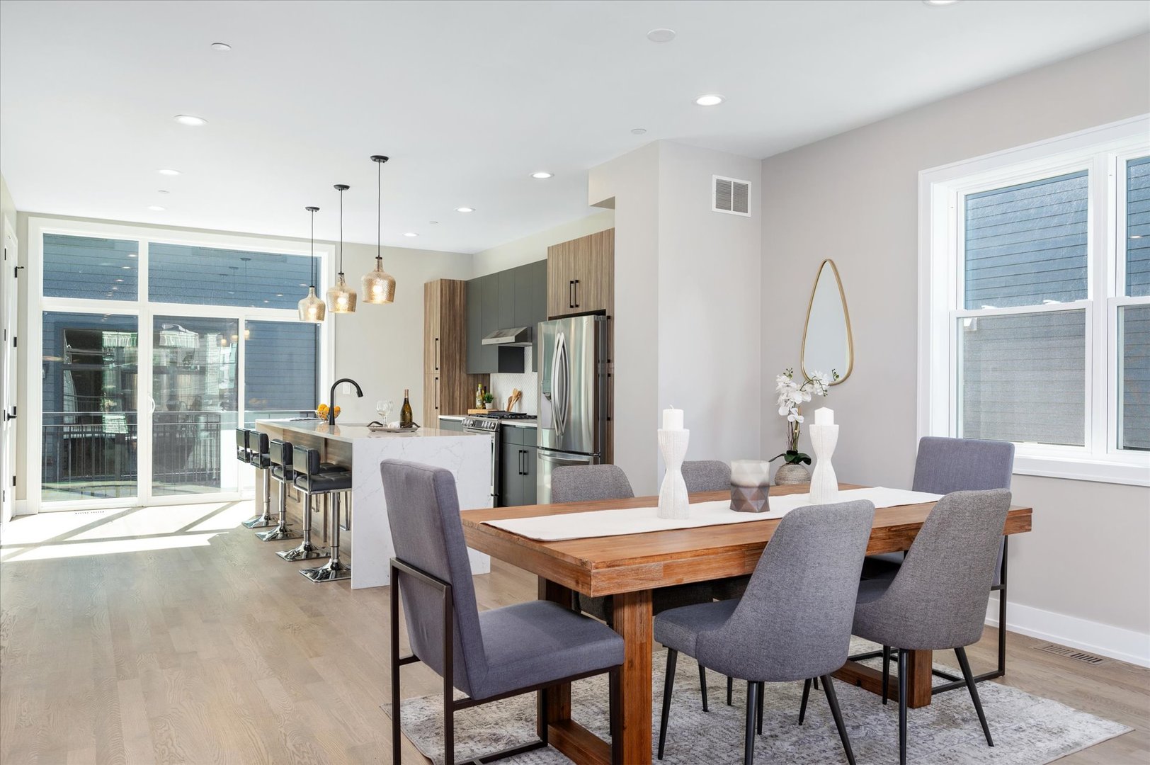4438 South Drexel Boulevard, Unit D Chicago, IL 60653 - Photo 16 of 29 a view of a dining room with furniture window and wooden floor