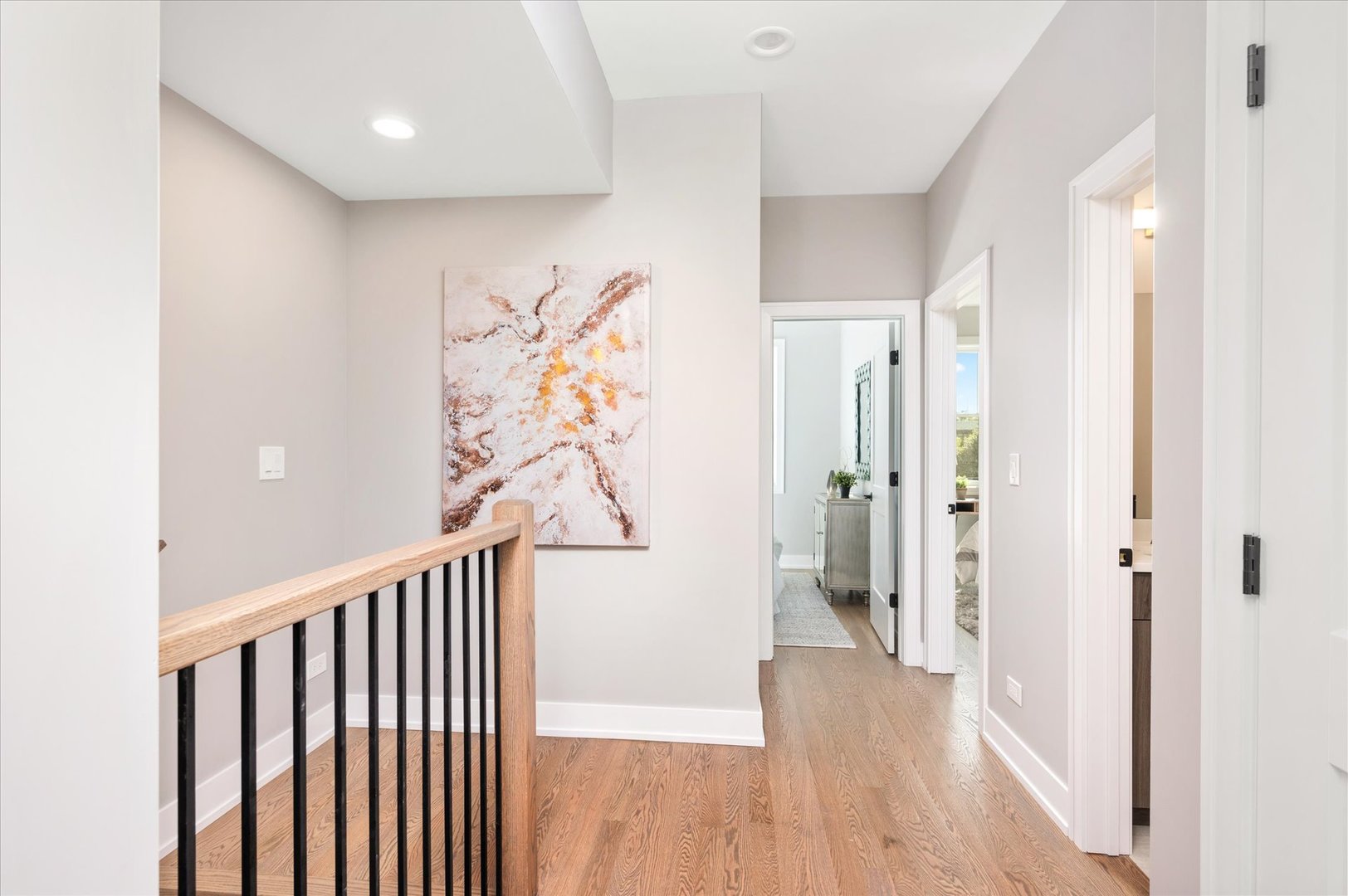 4438 South Drexel Boulevard, Unit D Chicago, IL 60653 - Photo 22 of 29 a view of a hallway with wooden floor