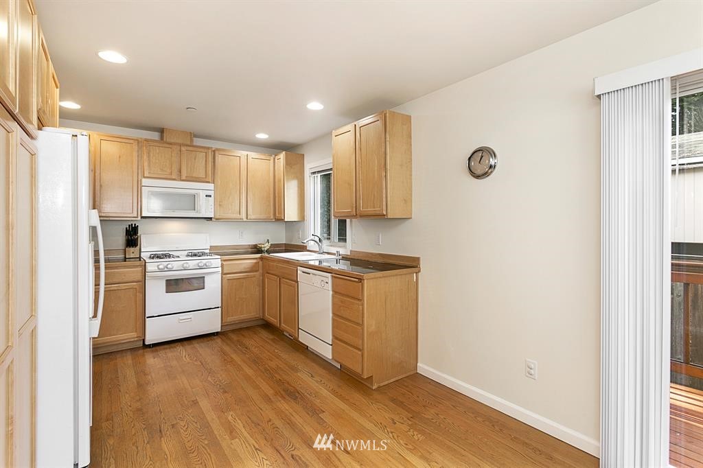 16230 3rd Avenue Southeast, Unit B1 Bothell, WA 98012 - Photo 7 of 19 Gallery Image 7