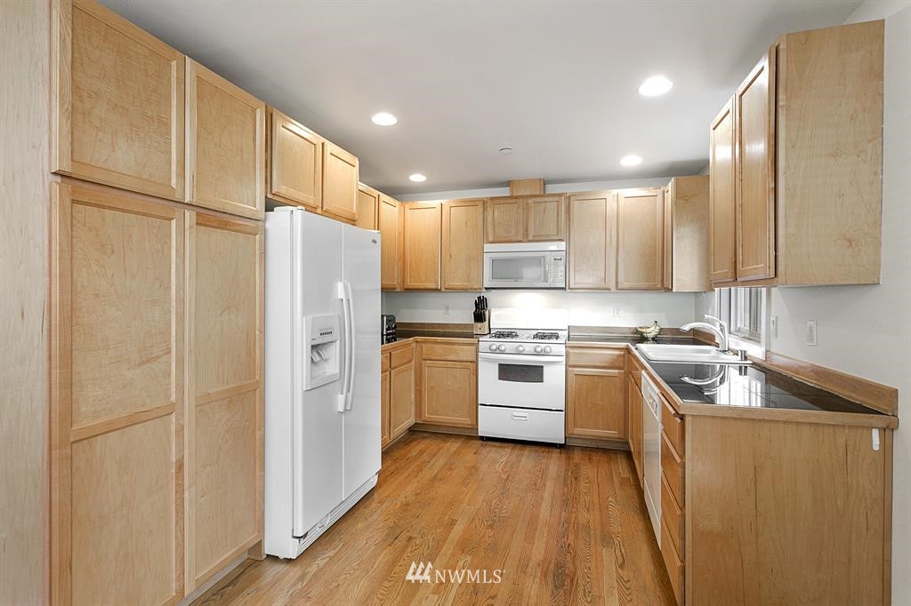 16230 3rd Avenue Southeast, Unit B1 Bothell, WA 98012 - Photo 9 of 19 Gallery Image 9