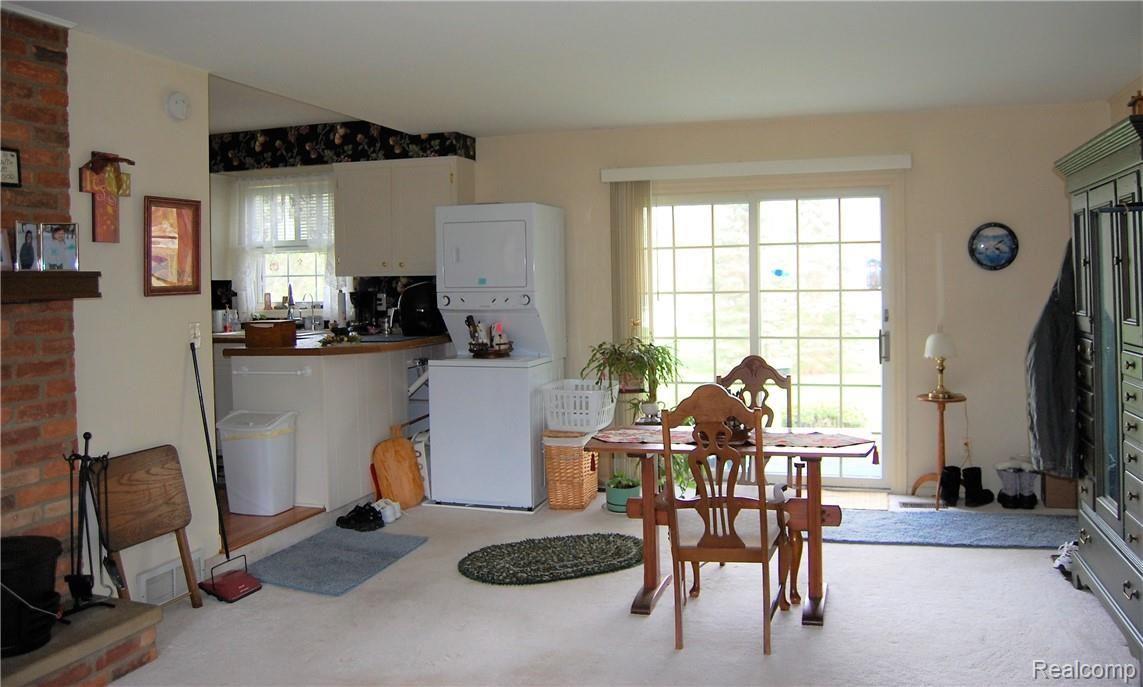 5425 South Genesee Road Grand Blanc, MI 48439 - Photo 17 of 36 Family Room2.JPG