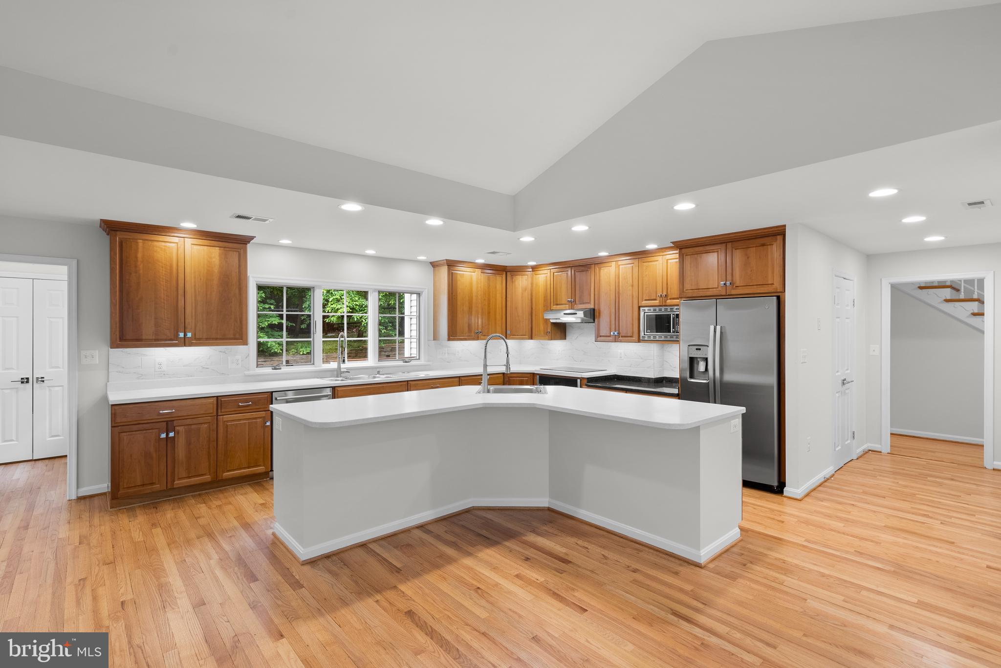 15720 Comus Road Clarksburg, MD 20871 - Photo 13 of 68 Breakfast bar