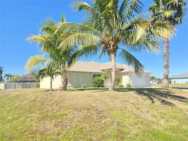 $1,700 | 1900 Northwest 33rd Avenue, Cape Coral, FL 33993