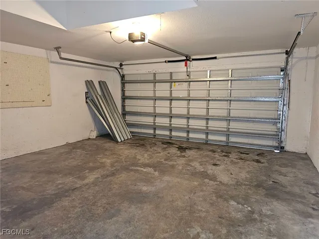 $1,700 | 1900 Northwest 33rd Avenue, Cape Coral, FL 33993