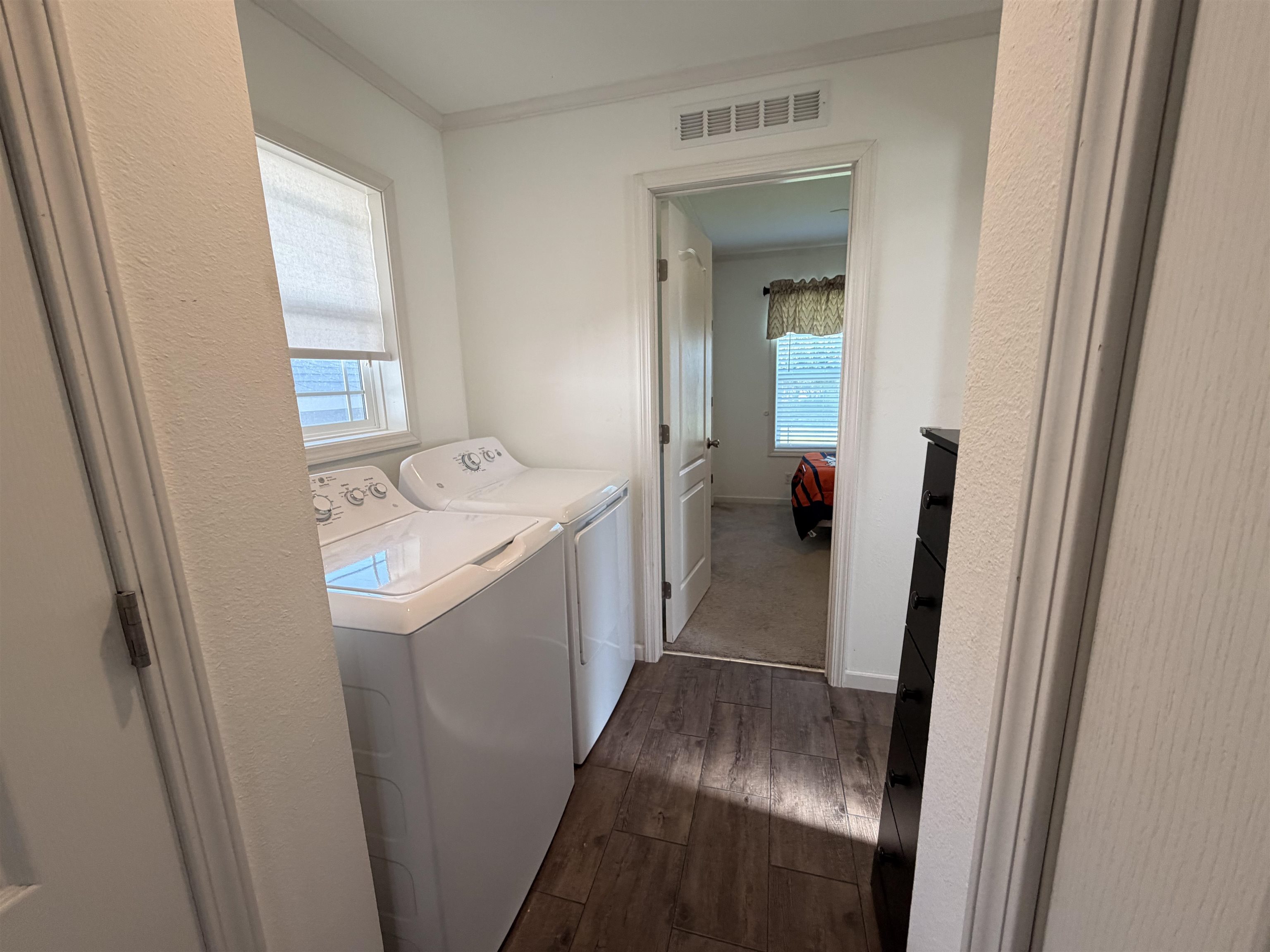 435 32 Road, Unit 826 Clifton, CO 81520 - Photo 11 of 17 a utility room with dryer and washer
