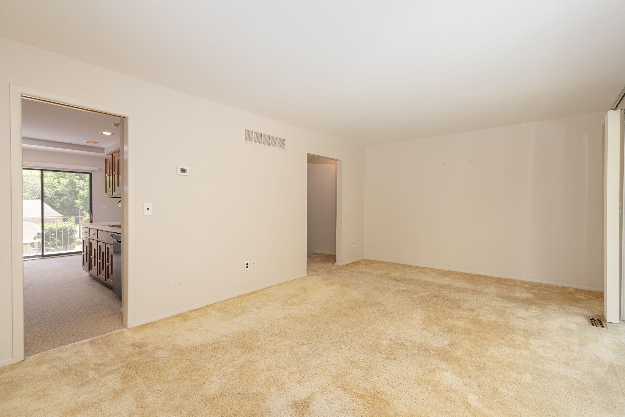 669 Oakbrook West Rochester Hills, MI 48307 - Photo 9 of 26 13-web-or-mls-interiors-6