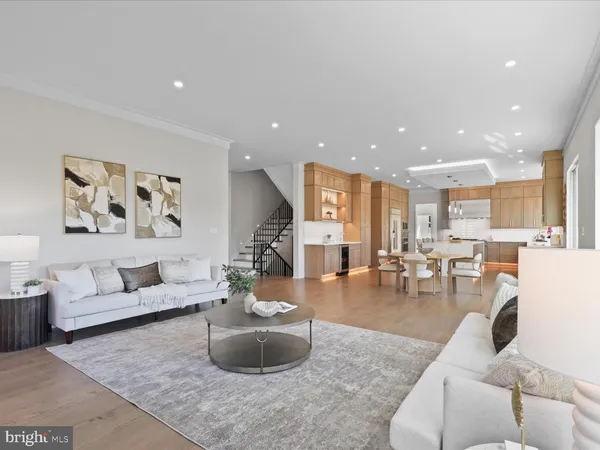 $2,599,888 | 616 Gibson Circle Southwest, Vienna, VA 22180