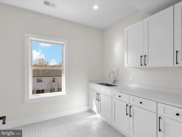 $2,599,888 | 616 Gibson Circle Southwest, Vienna, VA 22180