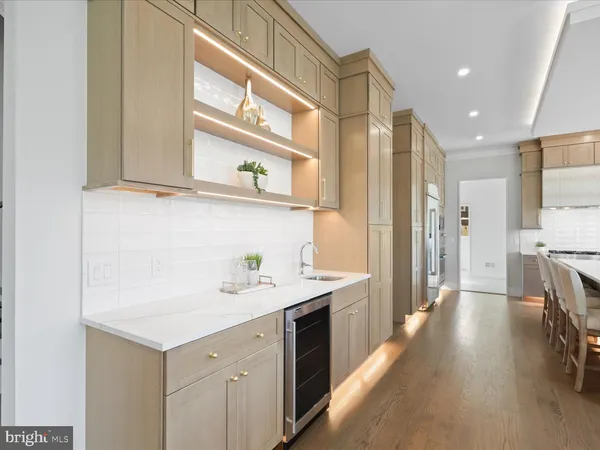 $2,599,888 | 616 Gibson Circle Southwest, Vienna, VA 22180