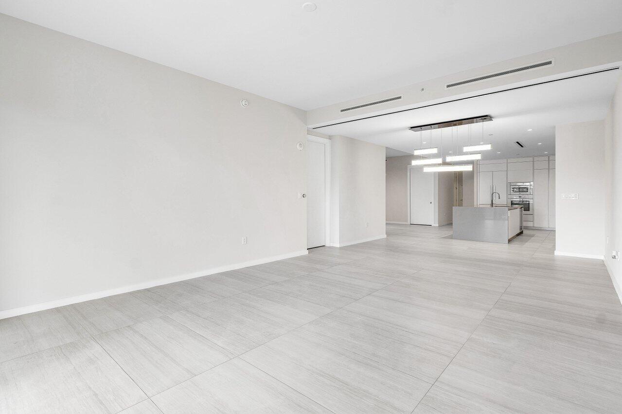 200 Southeast Mizner Boulevard, Unit 514 Boca Raton, FL 33432 - Photo 11 of 74 Living Area