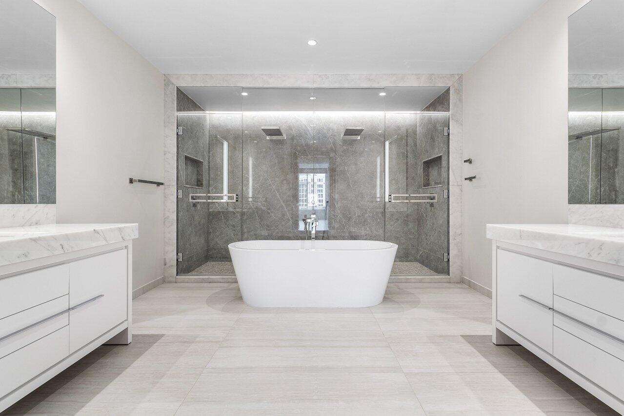 200 Southeast Mizner Boulevard, Unit 514 Boca Raton, FL 33432 - Photo 15 of 74 Primary Suite