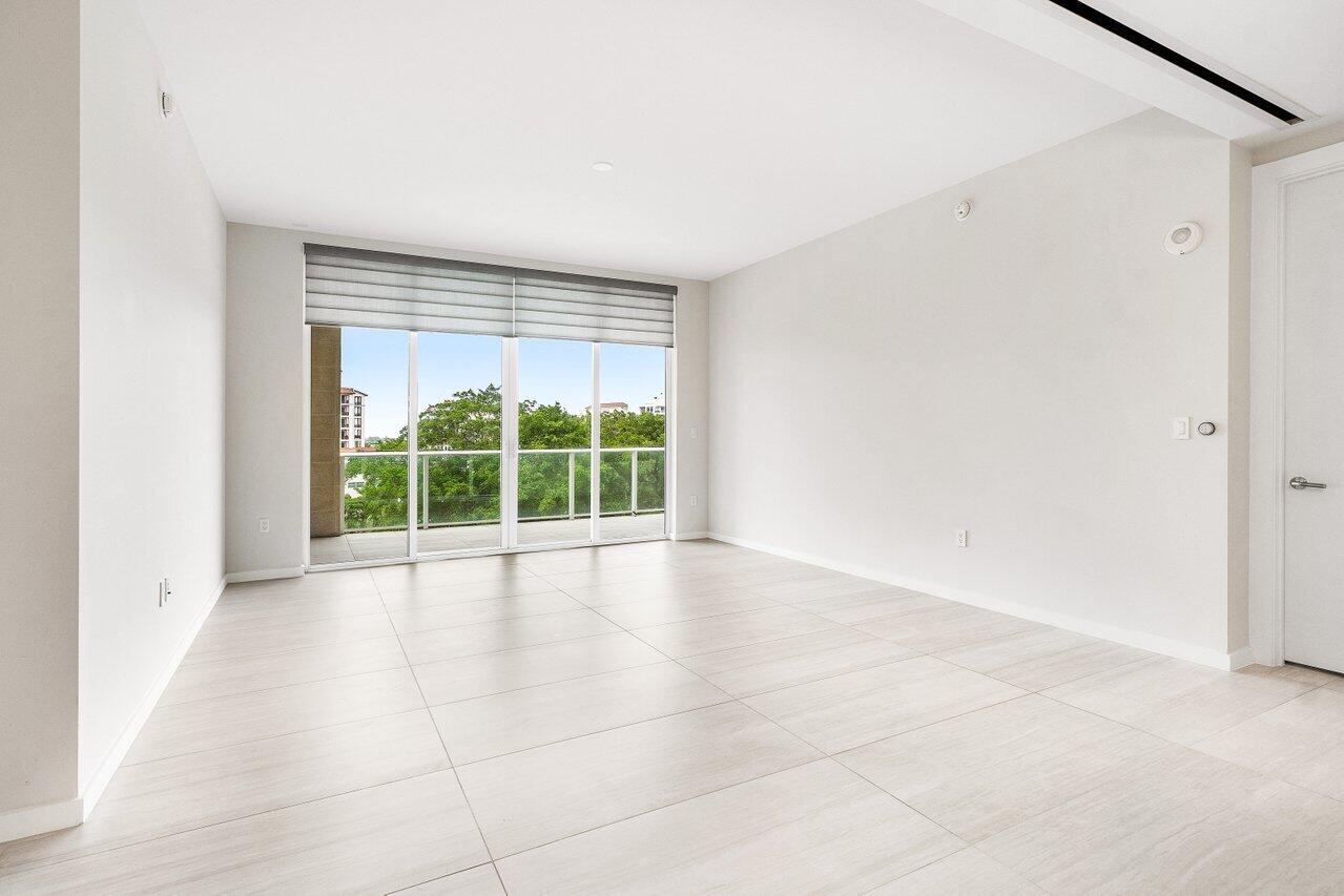 200 Southeast Mizner Boulevard, Unit 514 Boca Raton, FL 33432 - Photo 8 of 74 Living Area