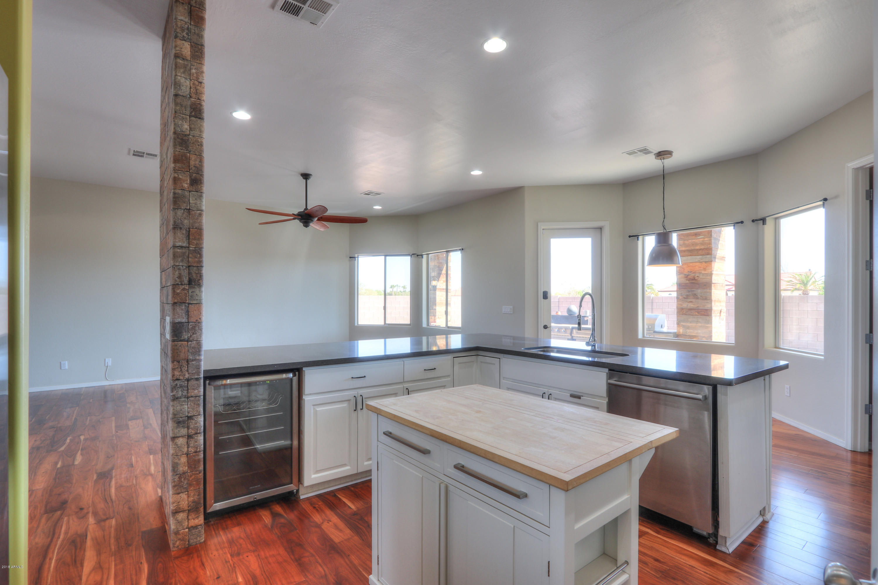 14741 South Rory Calhoun Road Arizona City, AZ 85123 - Photo 28 of 43 Kitchen