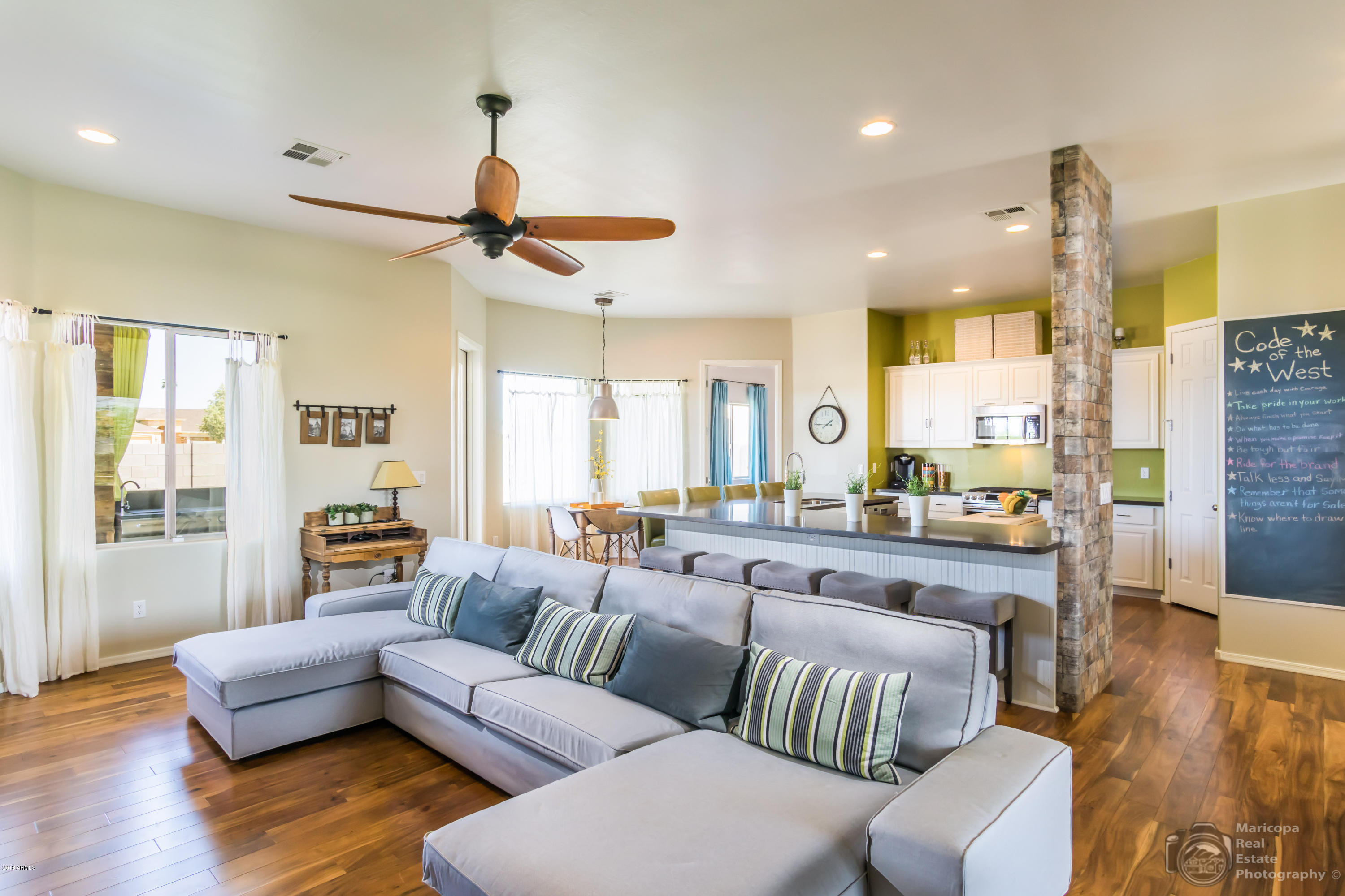 14741 South Rory Calhoun Road Arizona City, AZ 85123 - Photo 7 of 43 Staged great room