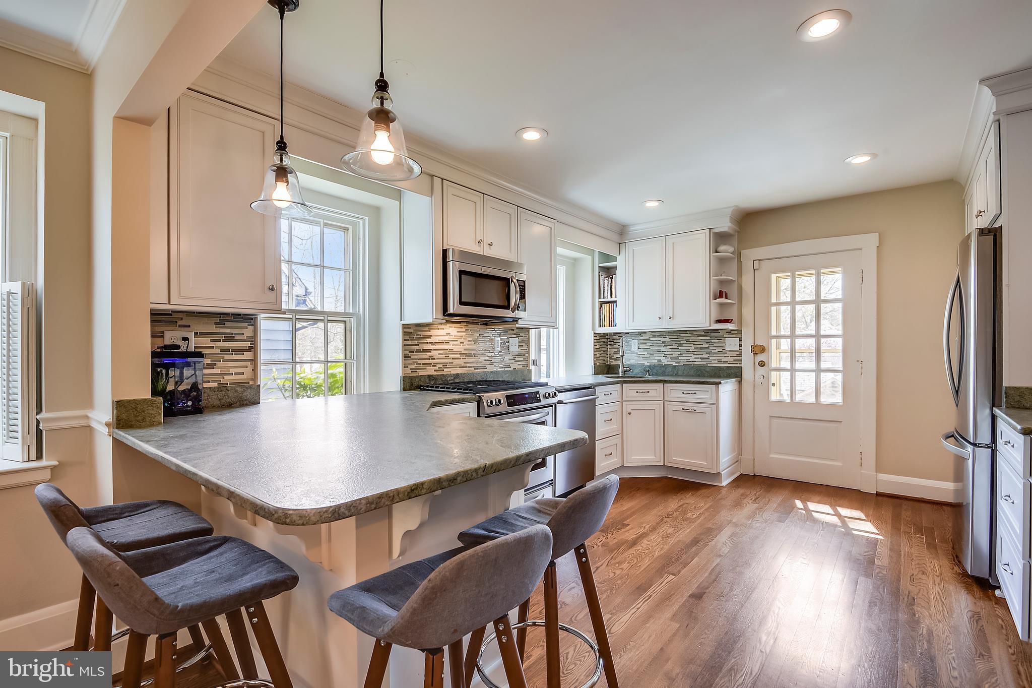 309 Tunbridge Road Baltimore, MD 21212 - Photo 10 of 40 Breakfast Bar