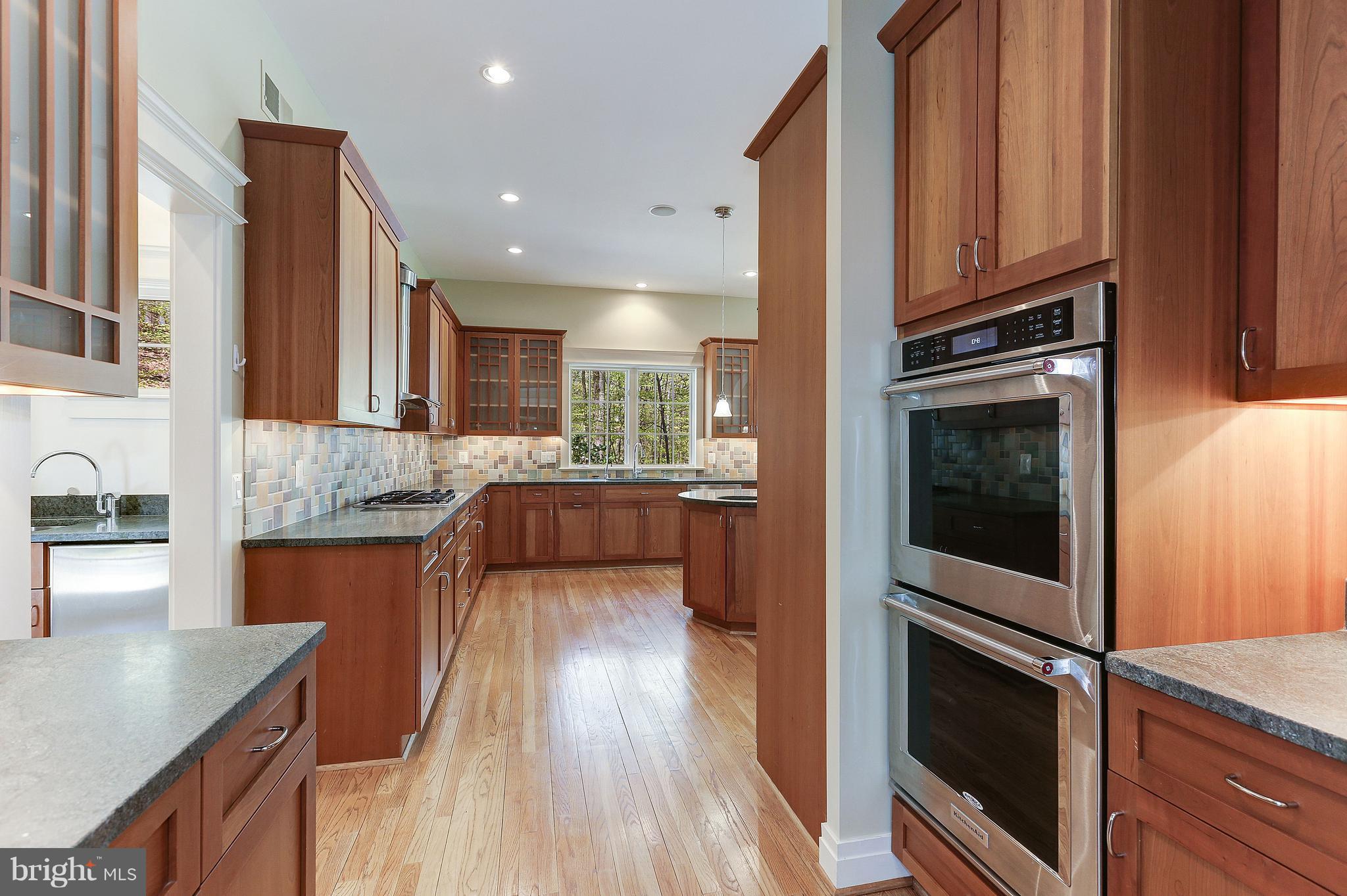 8610 Fernwood Road Bethesda, MD 20817 - Photo 8 of 30 Kitchen