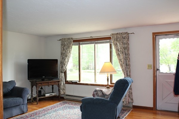 1 Meadowbrook Road Worcester, MA 01609 - Photo 5 of 11 Gallery Image 5