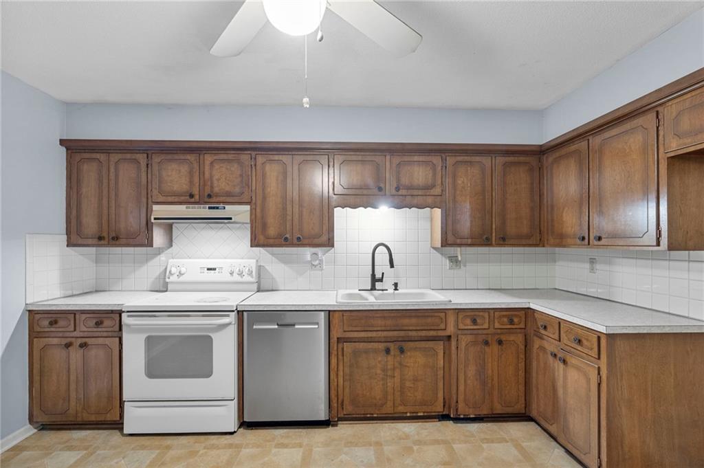 3813 Queen Ridge Drive Independence, MO 64055 - Photo 6 of 36