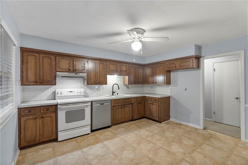 3813 Queen Ridge Drive Independence, MO 64055 - Photo 7 of 36