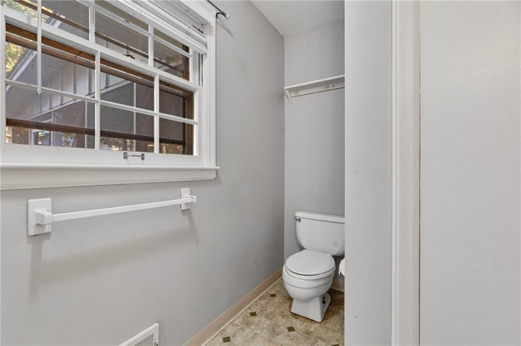 3813 Queen Ridge Drive Independence, MO 64055 - Photo 10 of 36