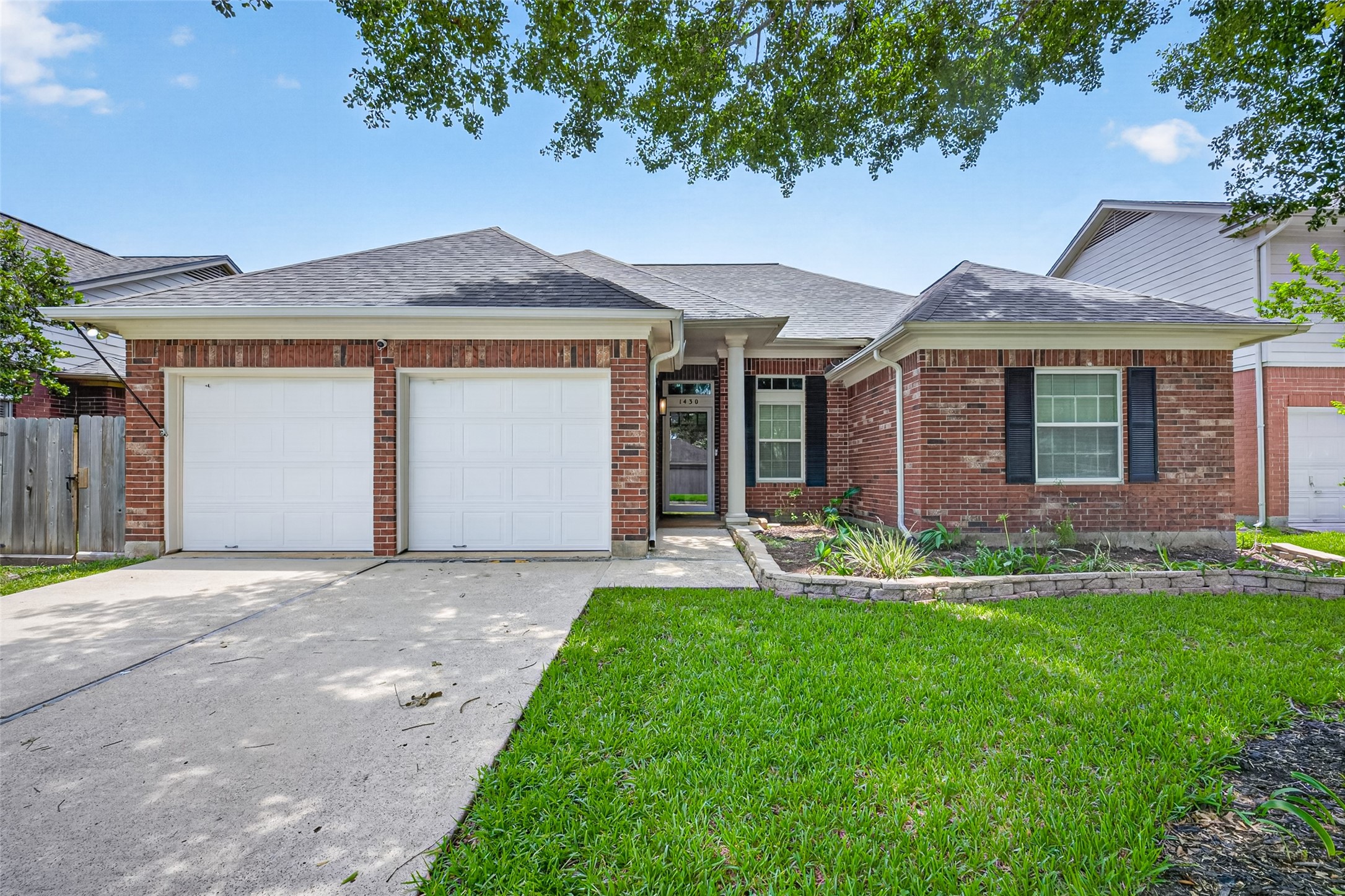 1430 Mabry Mill Rd, Houston, Texas 77062