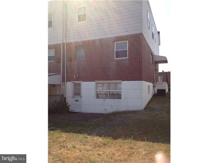 9914 Wingtip Road Philadelphia, PA 19115 - Photo 2 of 16 Back Yard