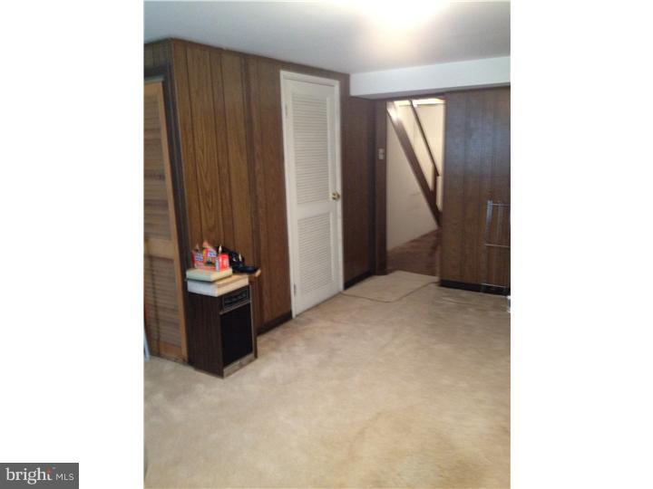 9914 Wingtip Road Philadelphia, PA 19115 - Photo 11 of 16 Family Room