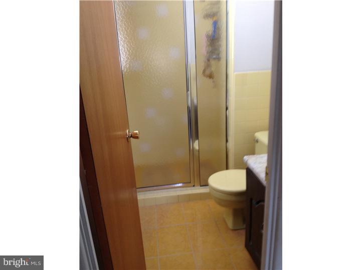 9914 Wingtip Road Philadelphia, PA 19115 - Photo 13 of 16 Master Bathroom