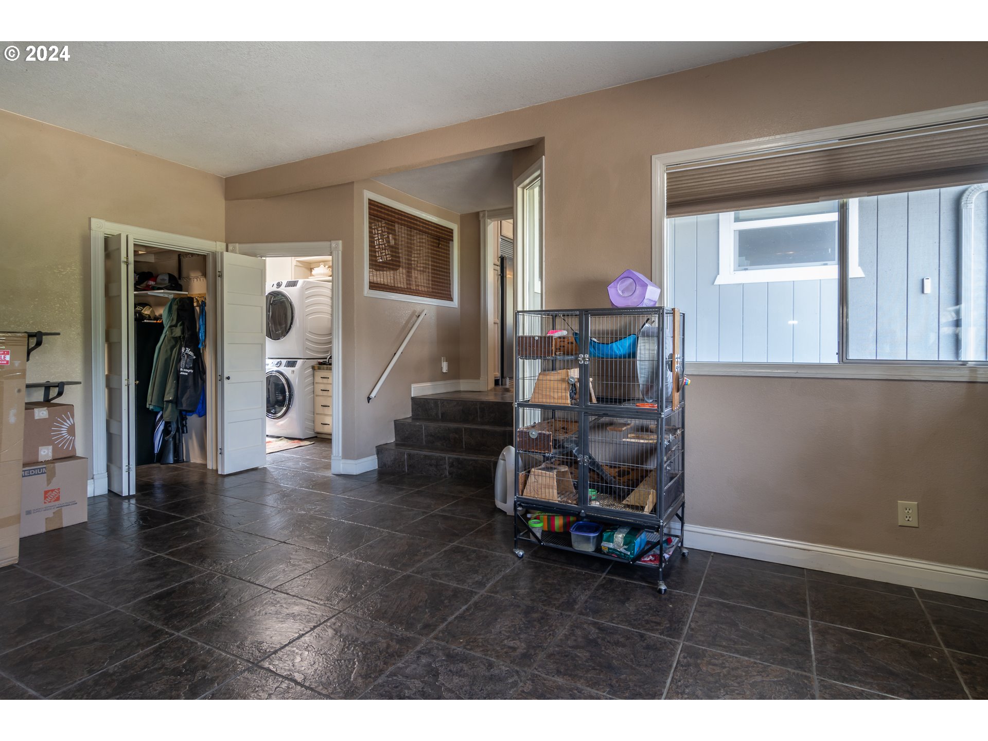 9373 Roberts Creek Road Roseburg, OR 97470 - Photo 12 of 48 Family Room