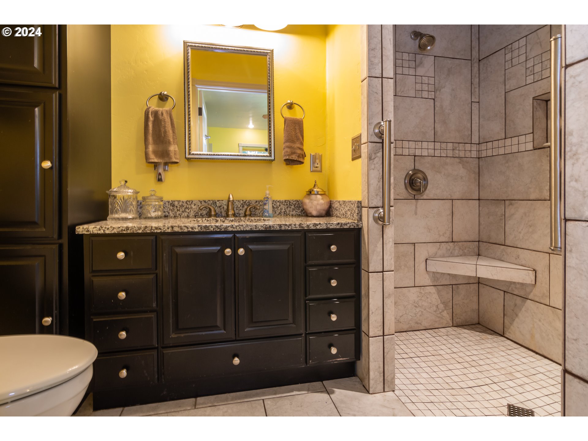 9373 Roberts Creek Road Roseburg, OR 97470 - Photo 17 of 48 Bathroom, Attached