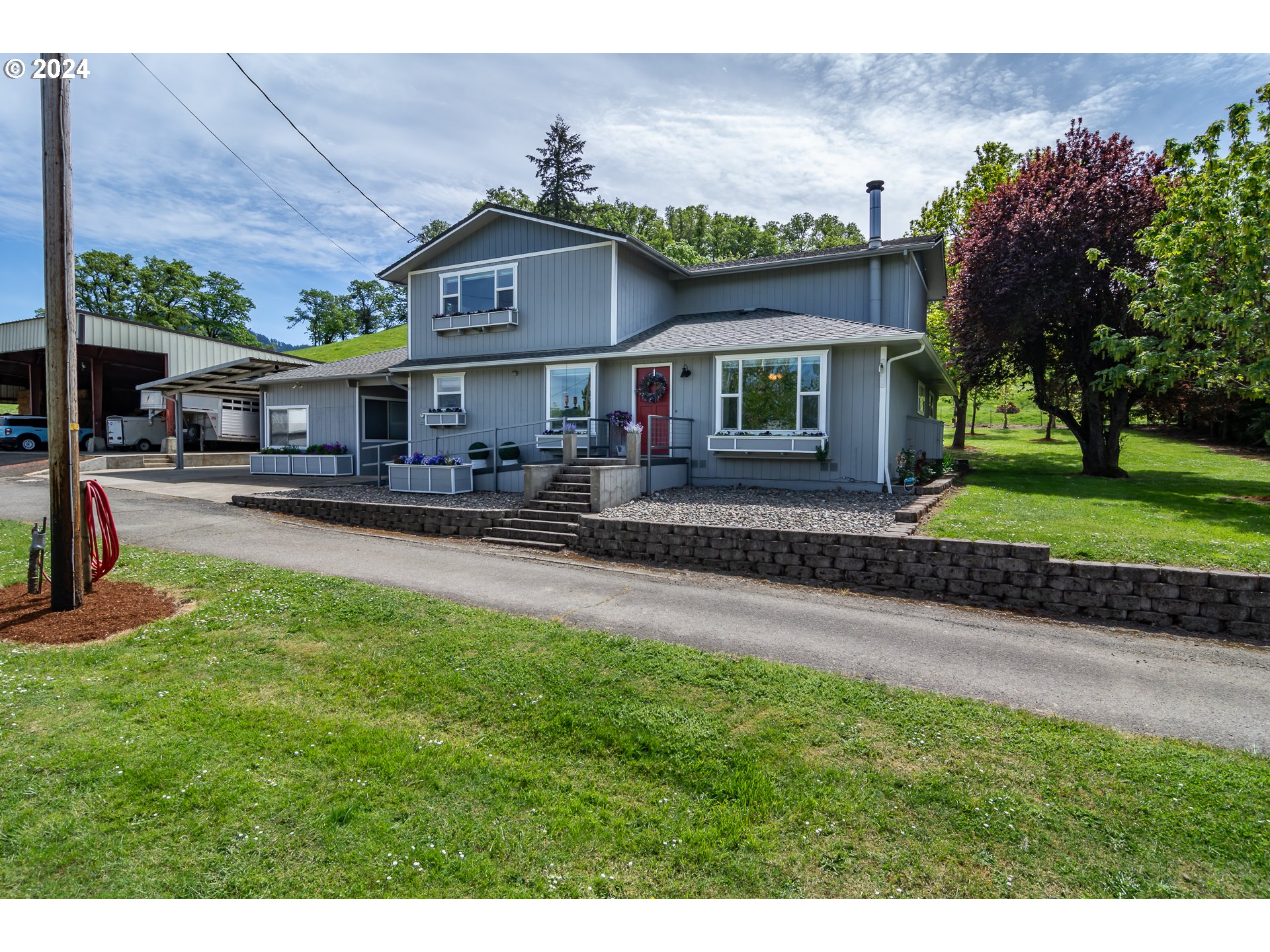 9373 Roberts Creek Road Roseburg, OR 97470 - Photo 2 of 48 Gallery Image 2