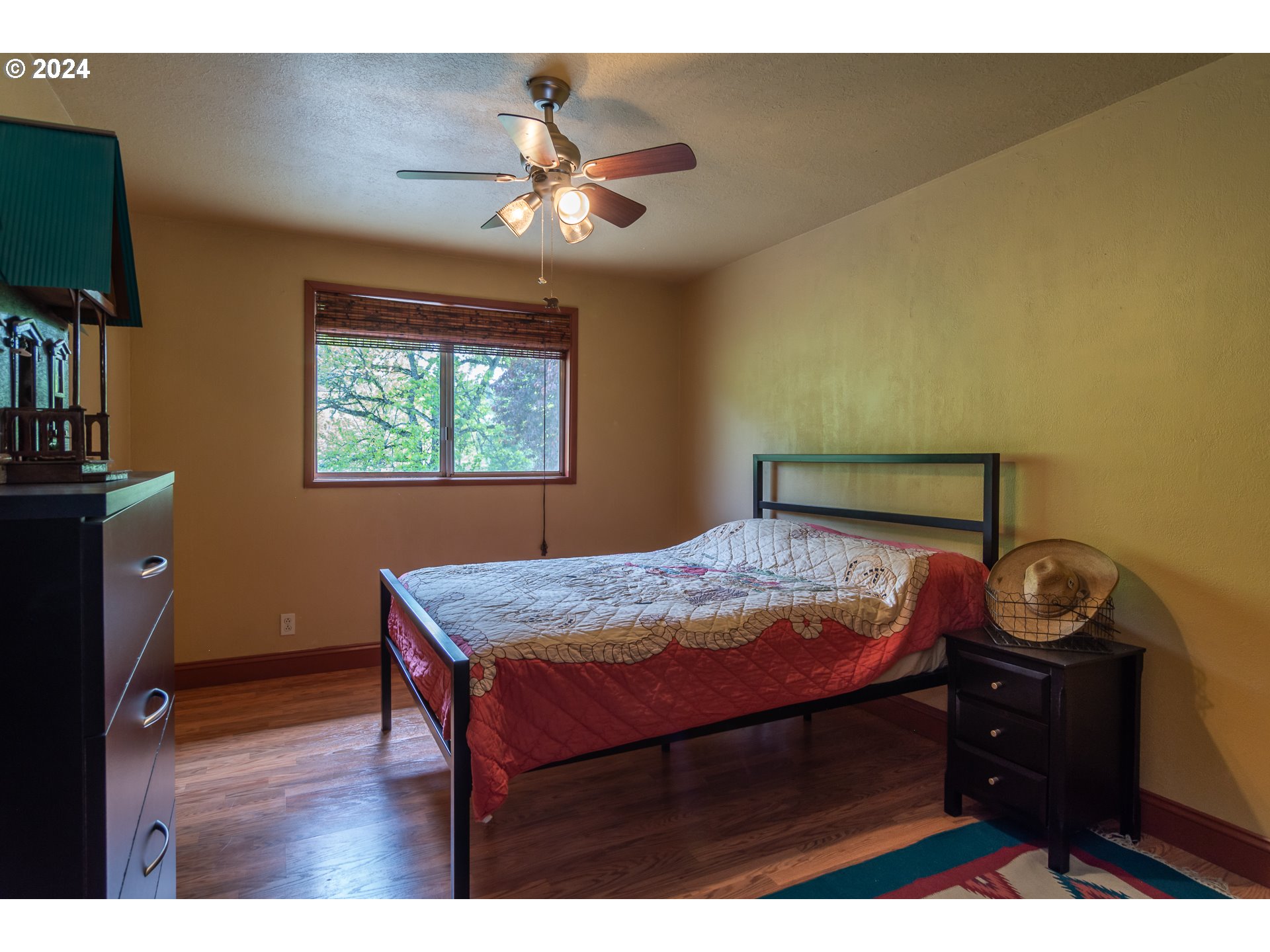 9373 Roberts Creek Road Roseburg, OR 97470 - Photo 24 of 48 Bedroom