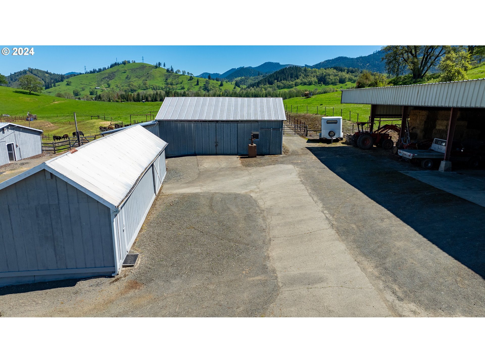 9373 Roberts Creek Road Roseburg, OR 97470 - Photo 30 of 48 Workshop