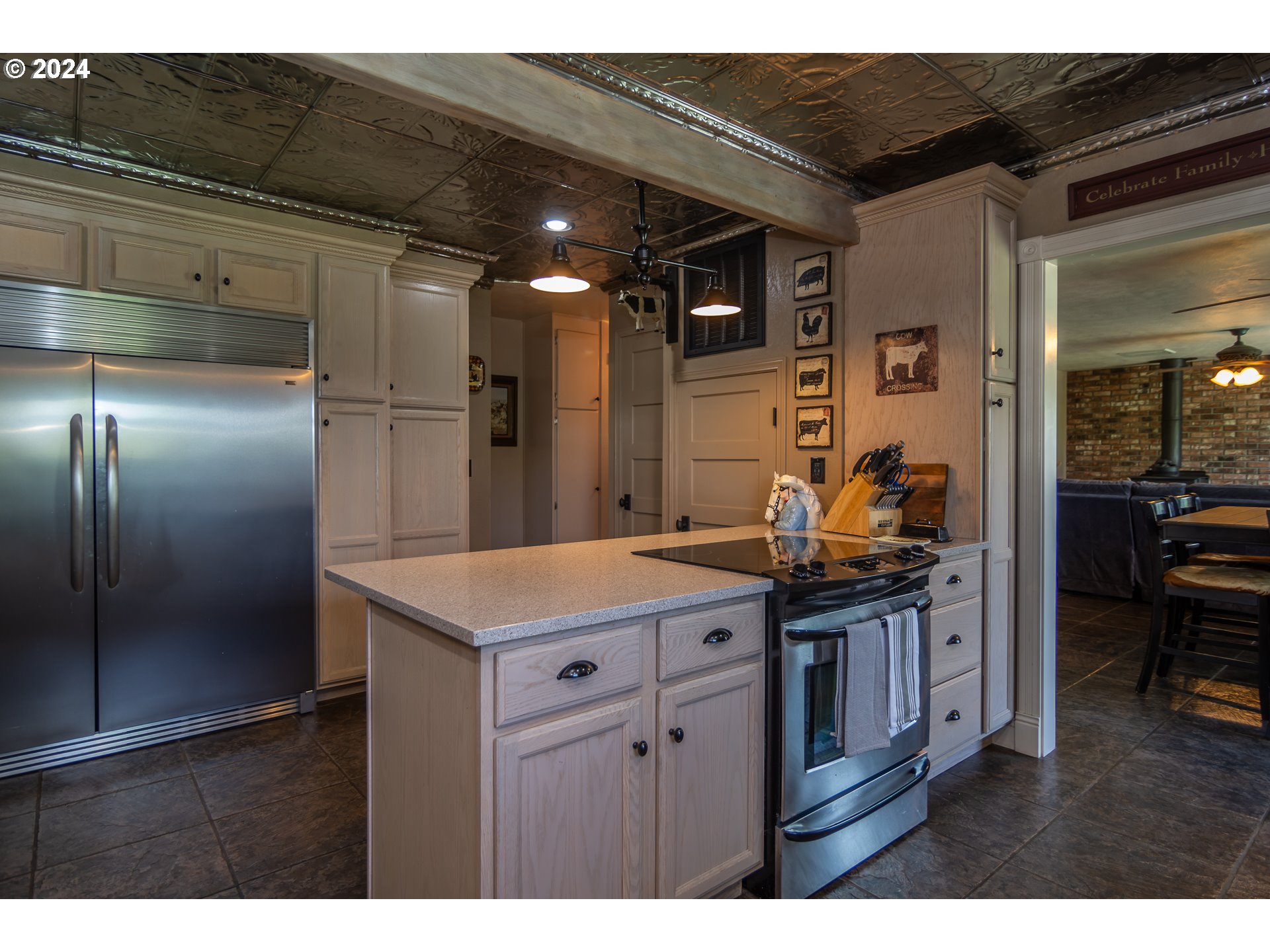 9373 Roberts Creek Road Roseburg, OR 97470 - Photo 8 of 48 Kitchen