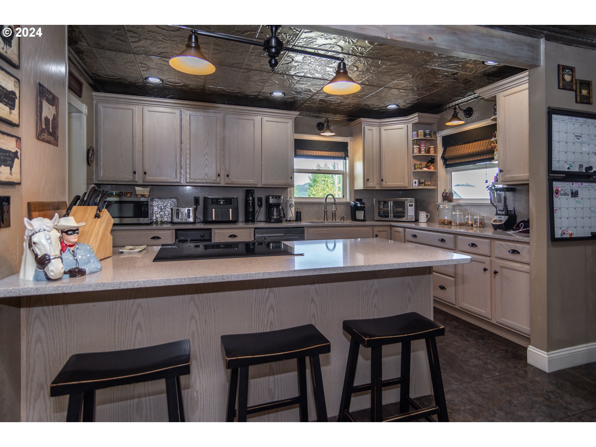 9373 Roberts Creek Road Roseburg, OR 97470 - Photo 10 of 48 Kitchen
