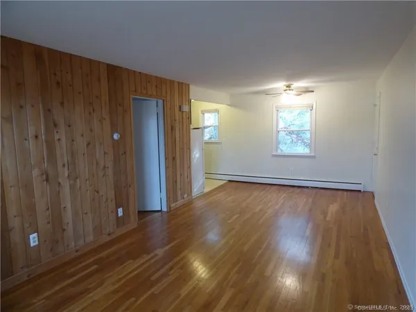 $1,400 | 16 Pilgrim Trail, Unit F8, Woodbury, CT 06798