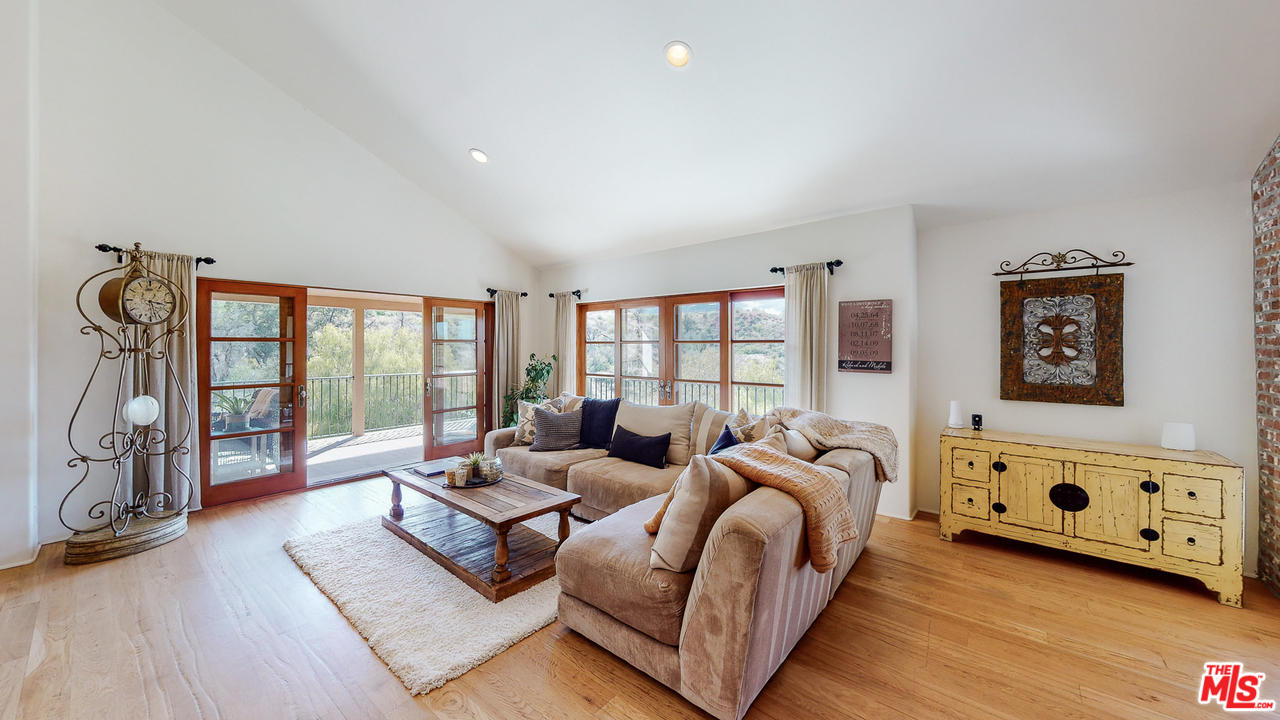 25316 Pacy Street Newhall, CA 91321 - Photo 20 of 53