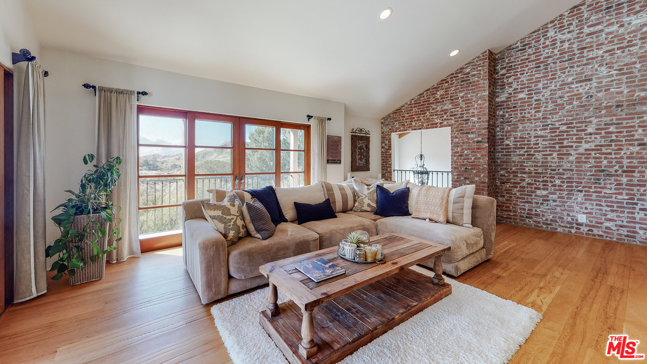 25316 Pacy Street Newhall, CA 91321 - Photo 22 of 53