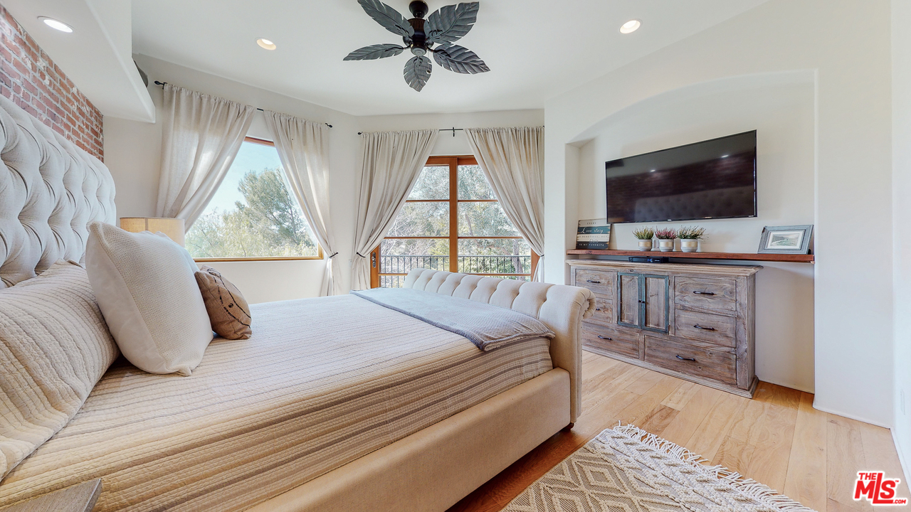 25316 Pacy Street Newhall, CA 91321 - Photo 26 of 53