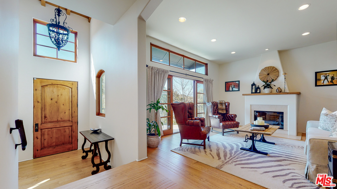 25316 Pacy Street Newhall, CA 91321 - Photo 4 of 53