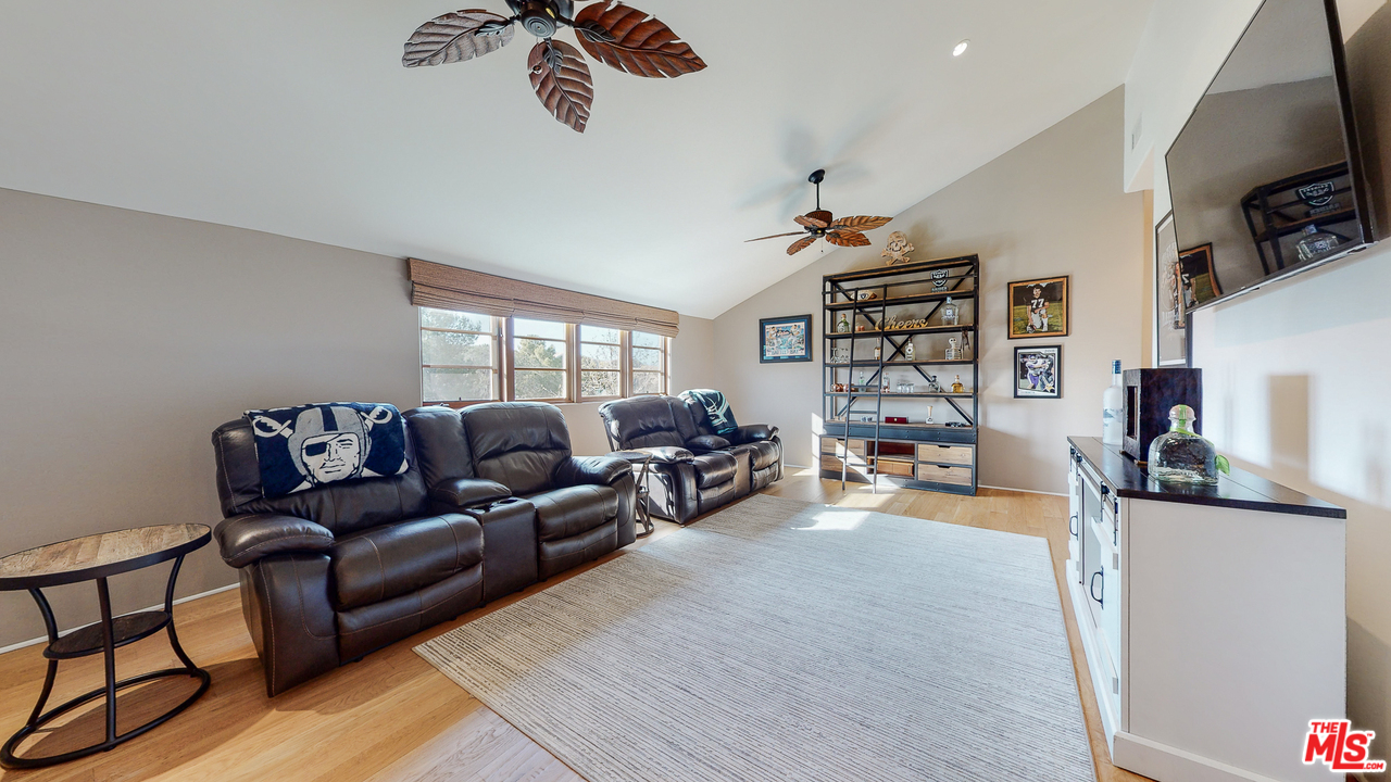 25316 Pacy Street Newhall, CA 91321 - Photo 31 of 53