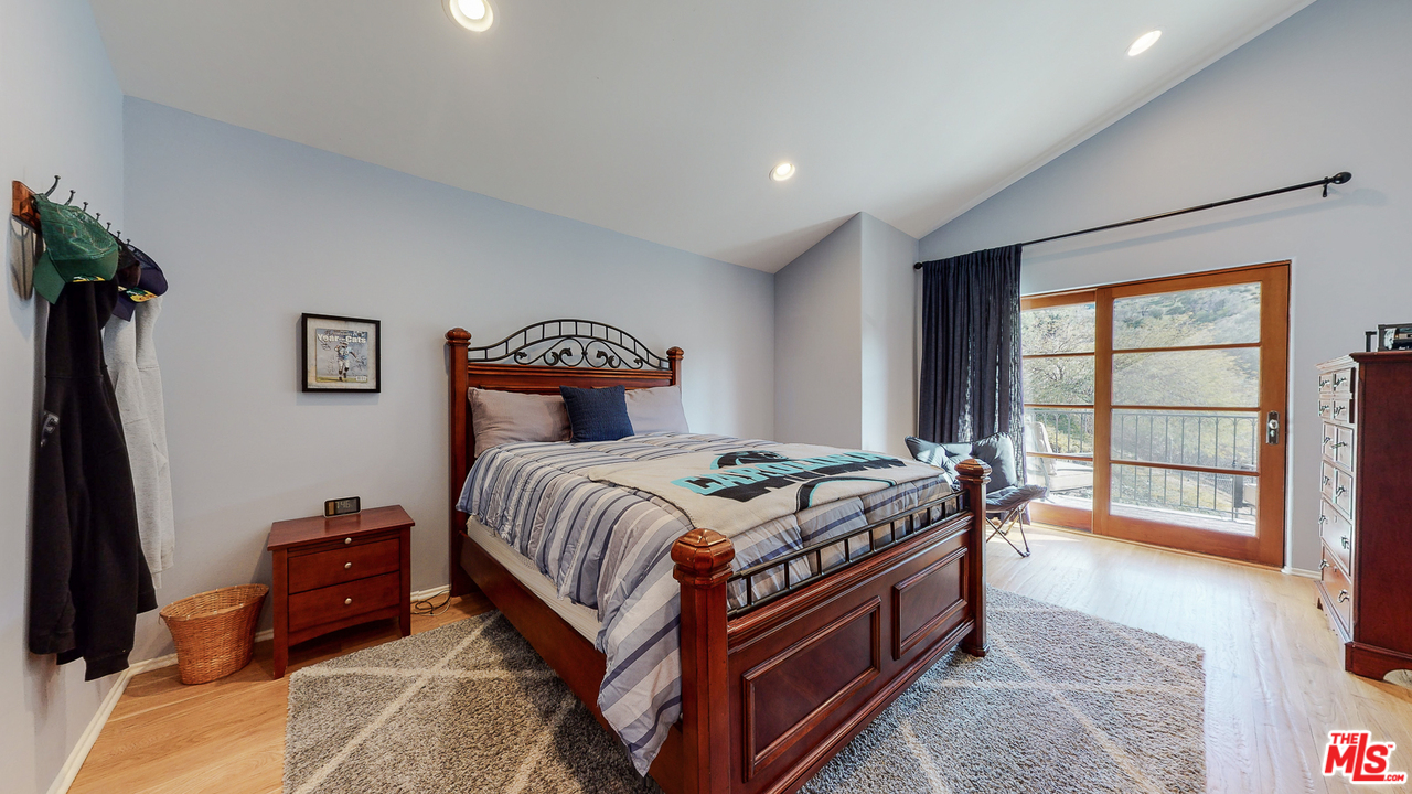 25316 Pacy Street Newhall, CA 91321 - Photo 33 of 53