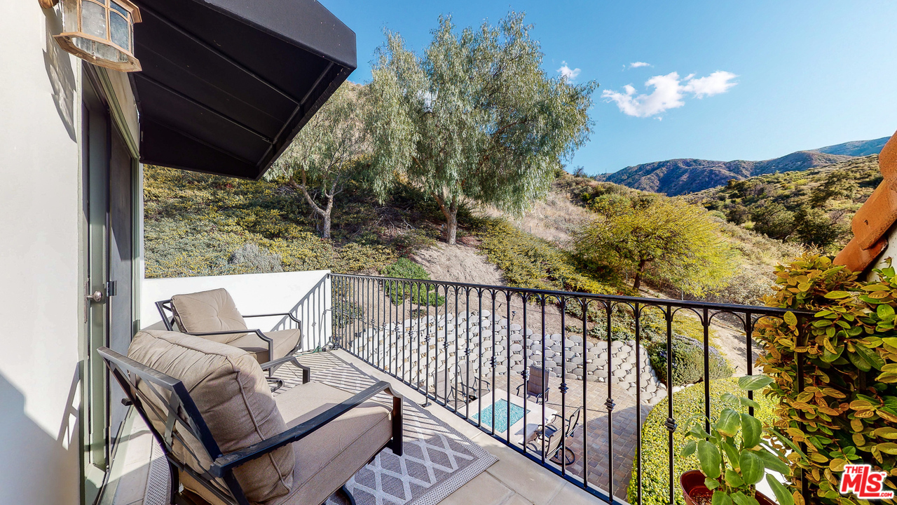 25316 Pacy Street Newhall, CA 91321 - Photo 34 of 53