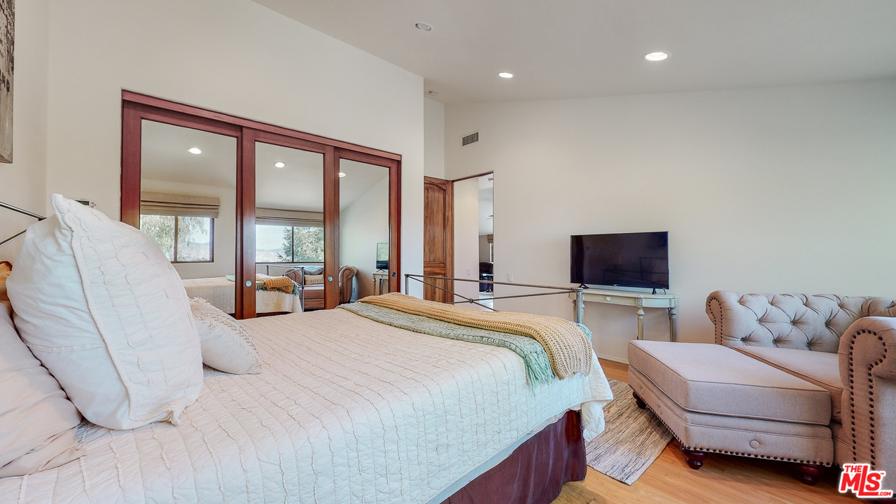 25316 Pacy Street Newhall, CA 91321 - Photo 39 of 53