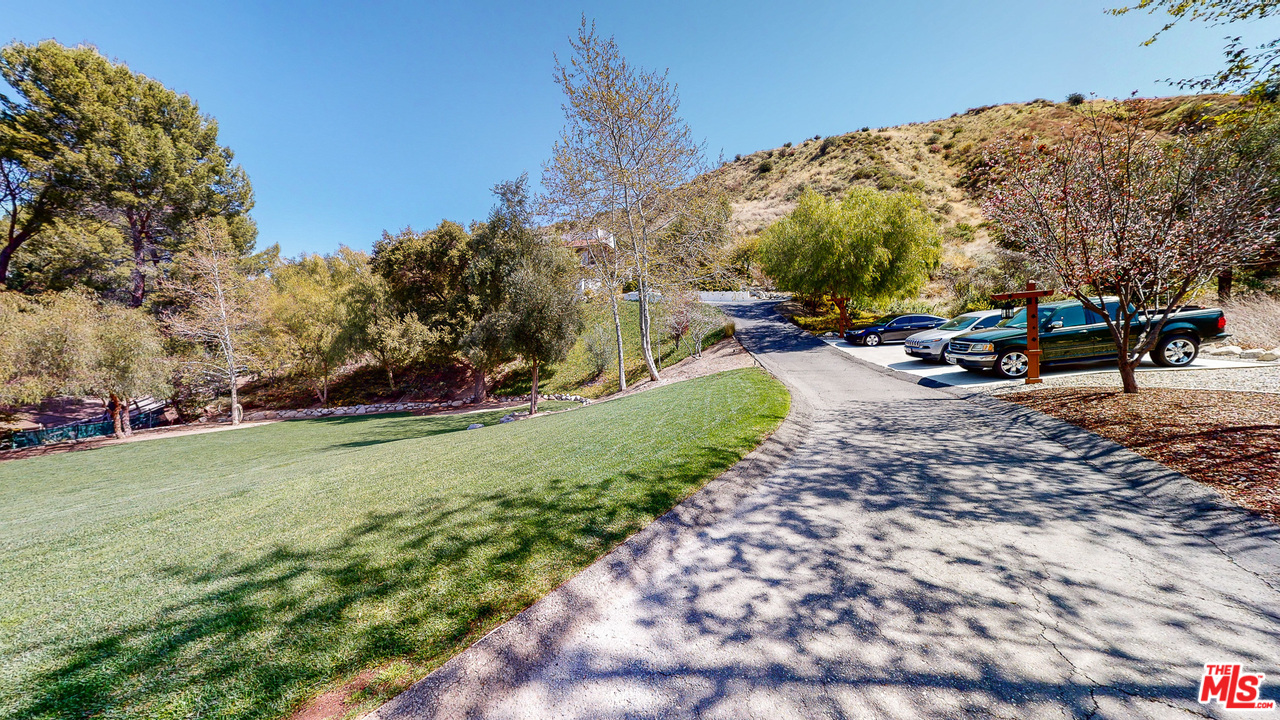 25316 Pacy Street Newhall, CA 91321 - Photo 45 of 53