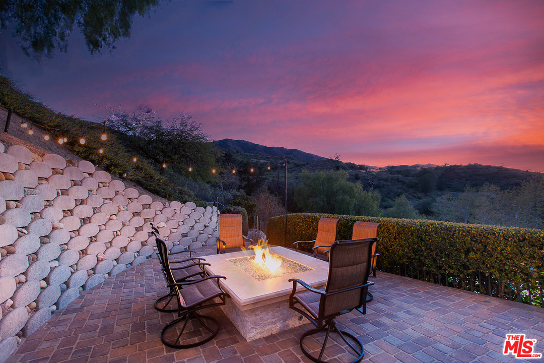 25316 Pacy Street Newhall, CA 91321 - Photo 49 of 53