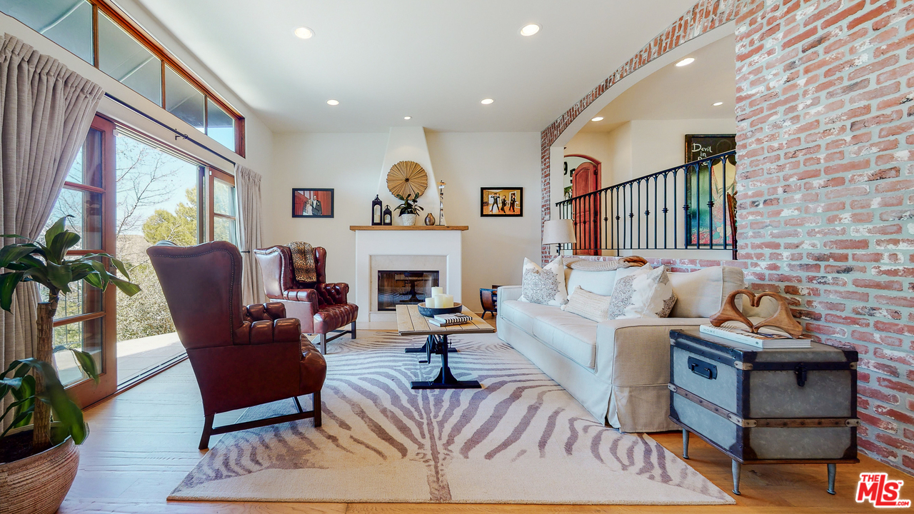 25316 Pacy Street Newhall, CA 91321 - Photo 6 of 53