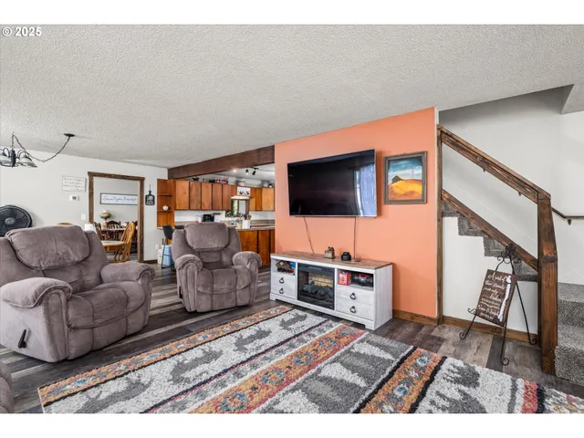 $499,000 | 7896 Highway 38, Drain, OR 97435