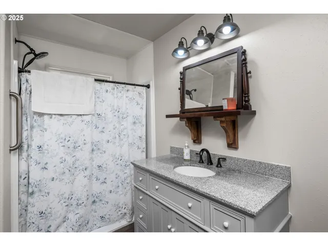 $499,000 | 7896 Highway 38, Drain, OR 97435